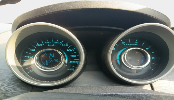 2015 Mahindra XUV500 W10, Diesel, Manual, 85,438 km, interior