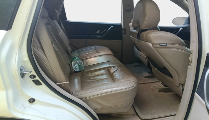 2015 Mahindra XUV500 W10, Diesel, Manual, 85,438 km, interior