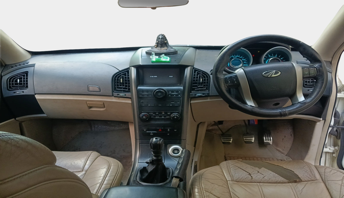 2015 Mahindra XUV500 W10, Diesel, Manual, 85,438 km, interior