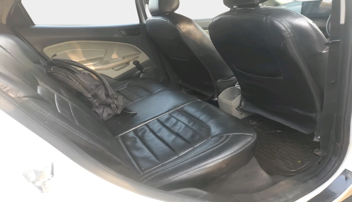 2015 Ford Ecosport AMBIENTE 1.5L DIESEL, Diesel, Manual, 1,18,555 km, interior