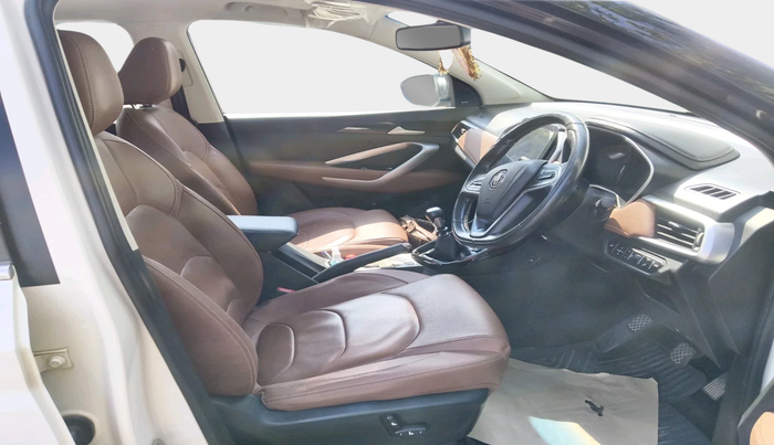 2021 MG HECTOR PLUS SHARP 2.0 DIESEL TURBO MT 6-STR DUAL TONE, Diesel, Manual, 1,16,397 km, interior