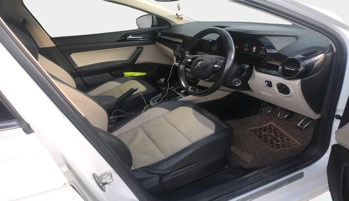 2022 Skoda SLAVIA STYLE 1.0L TSI MT, Petrol, Manual, 63,414 km, interior