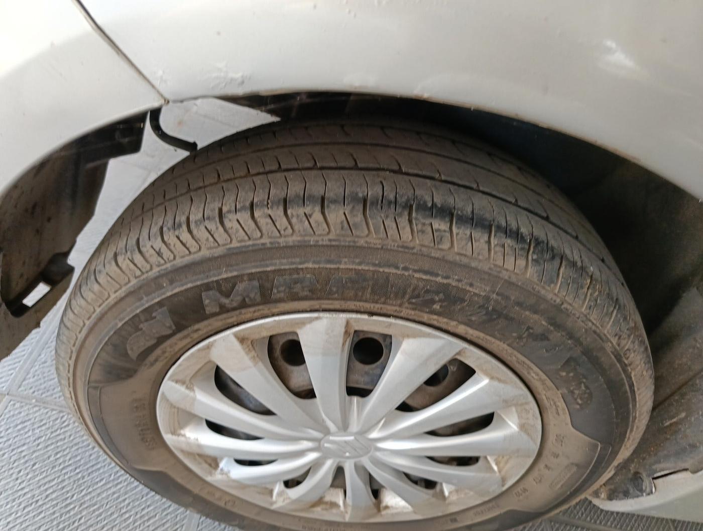 2013 Maruti Swift Dzire VXI, Petrol, Manual, 99,576 km, tyre