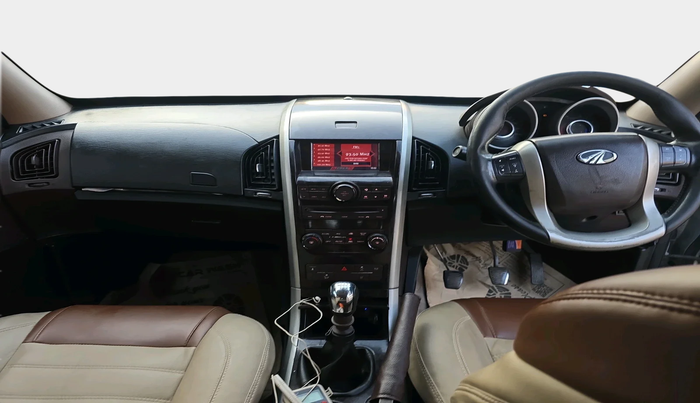 2014 Mahindra XUV500 W8, Diesel, Manual, 1,13,922 km, interior