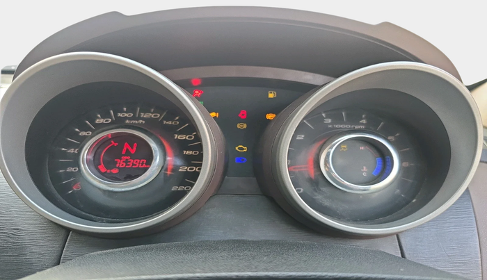 2014 Mahindra XUV500 W8, Diesel, Manual, 1,13,922 km, interior