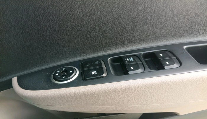 2014 Hyundai Grand i10 MAGNA 1.1 CRDI, Diesel, Manual, 1,14,776 km, interior