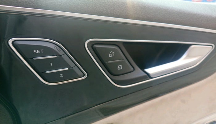 2019 Audi Q7 45 TDI QUATTRO PREMIUM PLUS, Diesel, Automatic, 1,30,349 km, interior