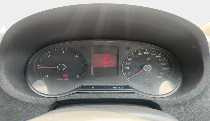 2011 Volkswagen Polo TRENDLINE 1.2L DIESEL, Diesel, Manual, 1,34,113 km, interior