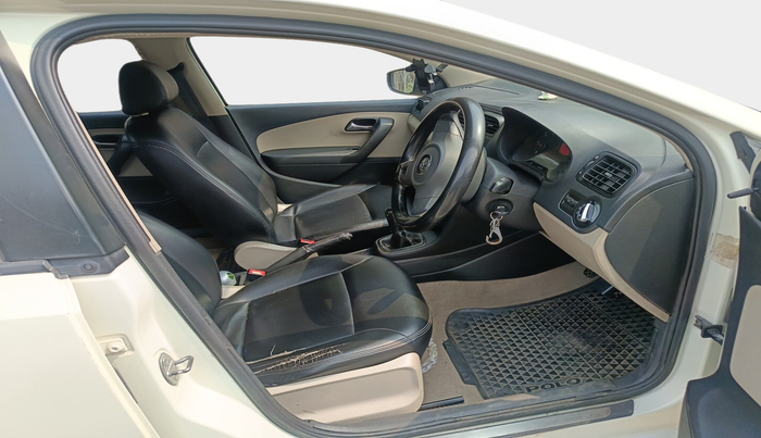 2011 Volkswagen Polo TRENDLINE 1.2L DIESEL, Diesel, Manual, 1,34,113 km, interior