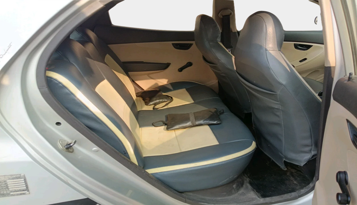 2012 Hyundai Eon ERA + LPG, Petrol, Manual, 1,07,634 km, interior