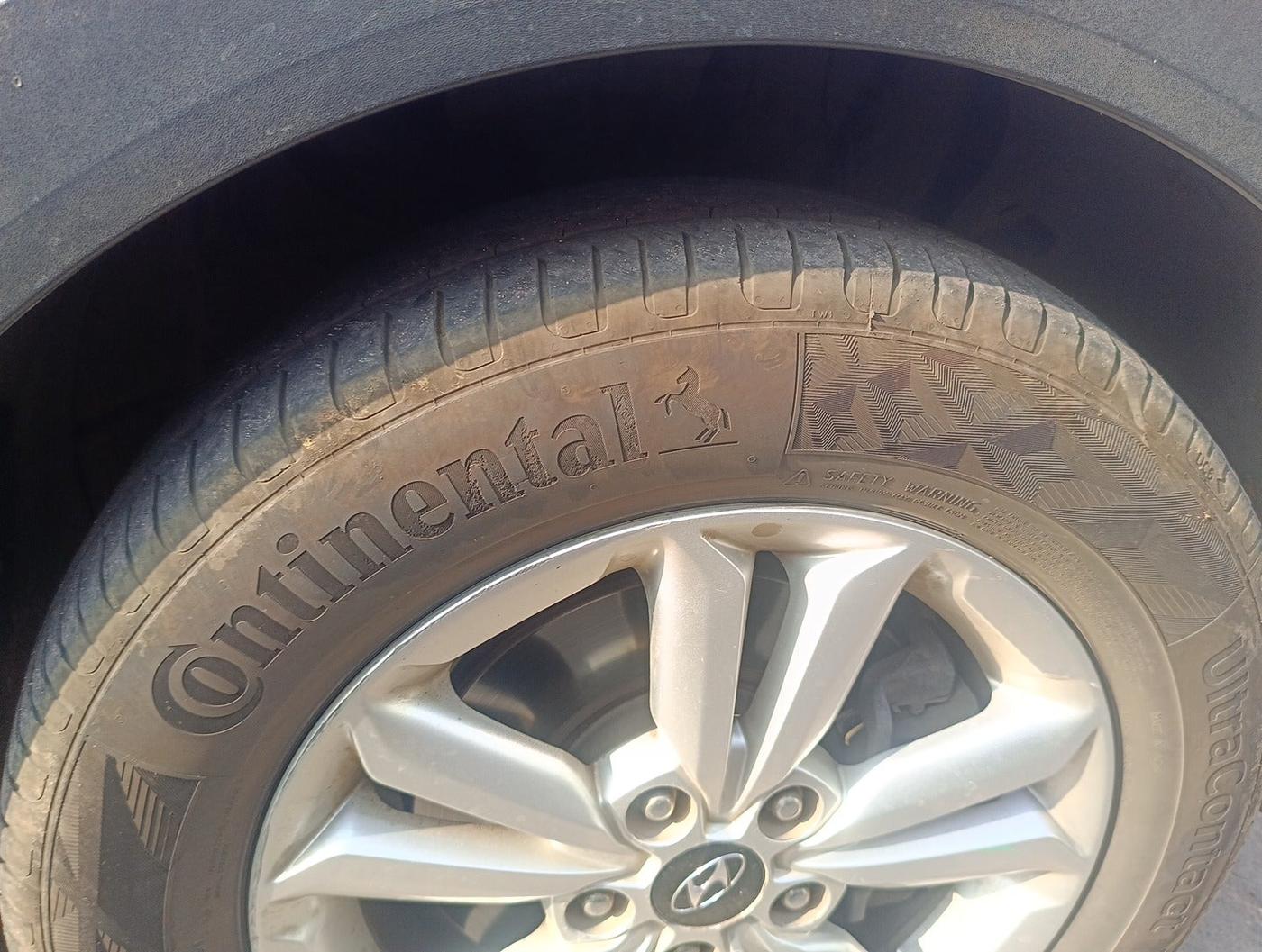 2015 Hyundai Creta SX PLUS AT 1.6 DIESEL, Diesel, Automatic, 1,16,257 km, tyre