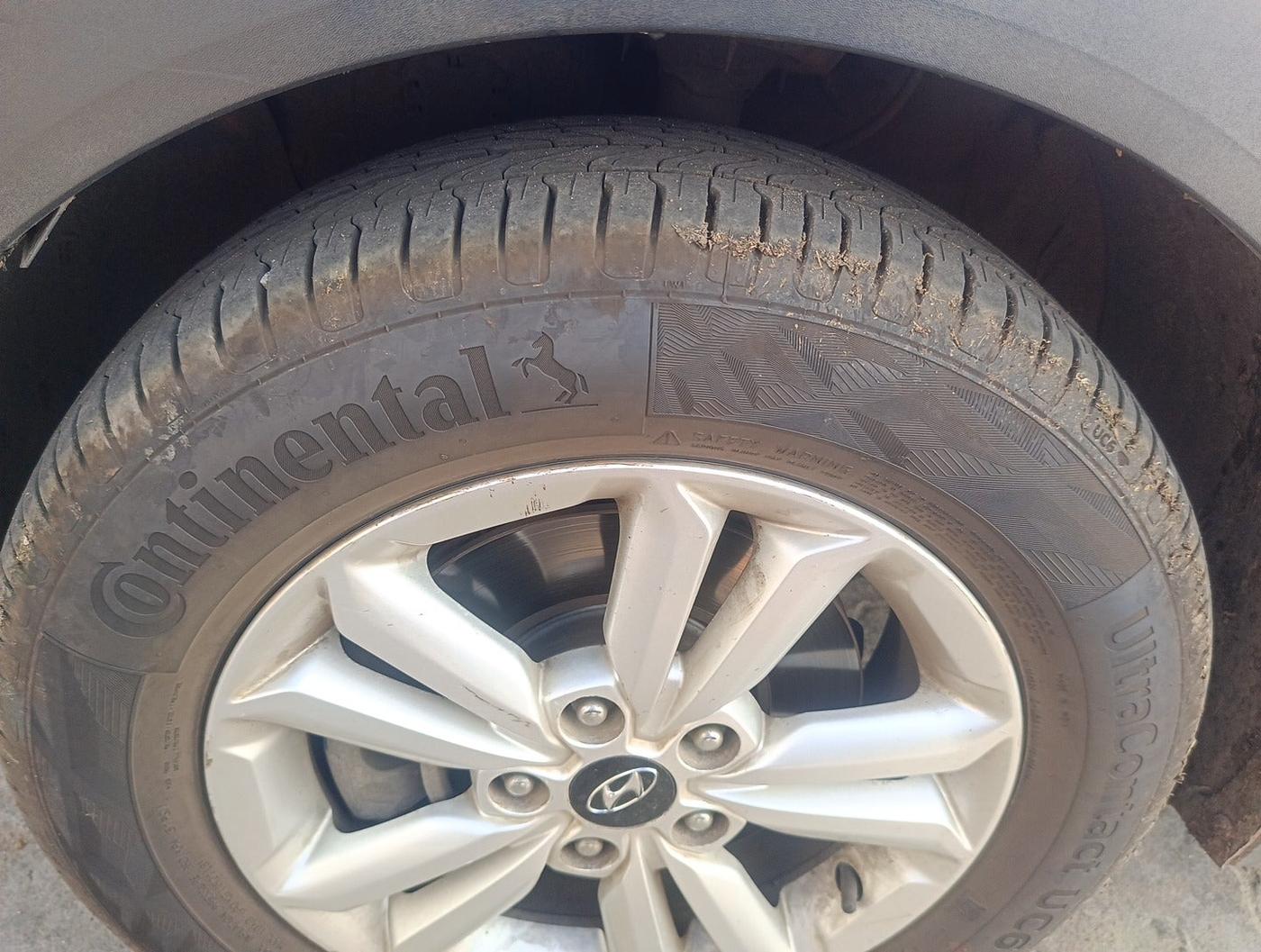 2015 Hyundai Creta SX PLUS AT 1.6 DIESEL, Diesel, Automatic, 1,16,257 km, tyre