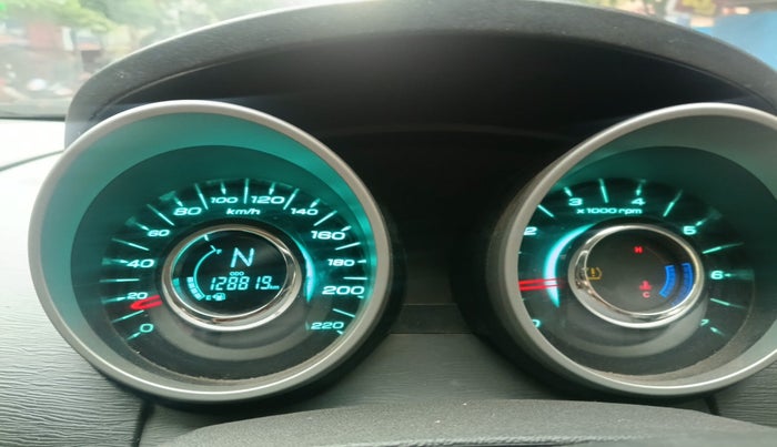 2016 Mahindra XUV500 W8, Diesel, Manual, 1,28,819 km, interior