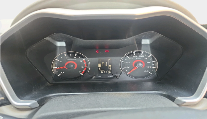 2017 Mahindra Kuv100 K8 6 STR, Petrol, Manual, 67,175 km, interior
