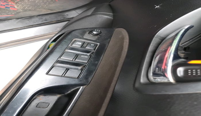 2012 Maruti Swift VXI, Petrol, Manual, 87,238 km, interior