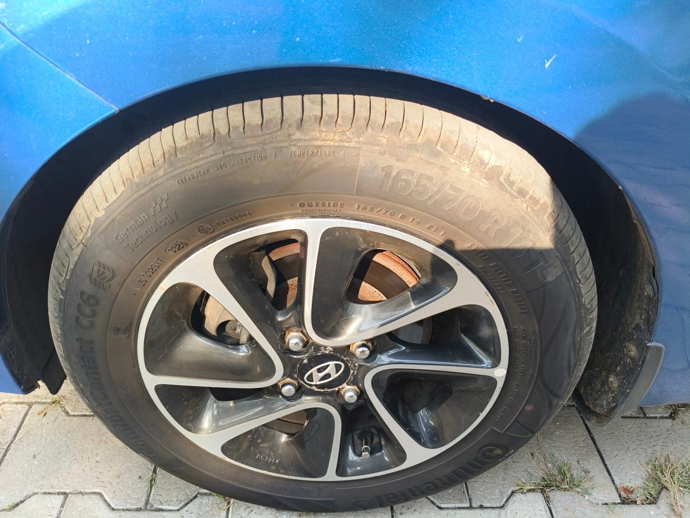 2018 Hyundai Grand i10 SPORTZ AT 1.2 KAPPA VTVT, Petrol, Automatic, 1,10,111 km, tyre