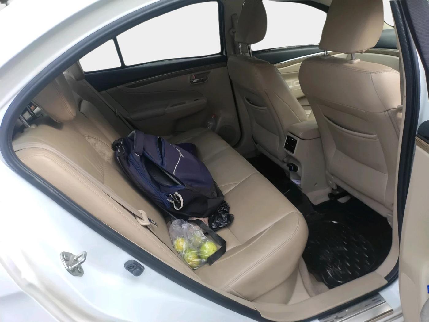 2019 Maruti Ciaz ALPHA  AT 1.5 SHVS PETROL, Petrol, Automatic, 1,34,882 km, interior