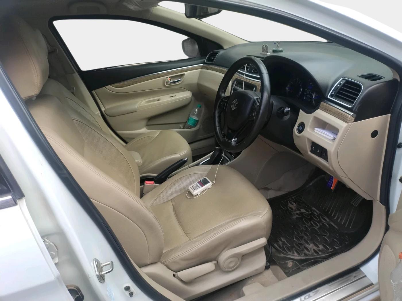 2019 Maruti Ciaz ALPHA  AT 1.5 SHVS PETROL, Petrol, Automatic, 1,34,882 km, interior