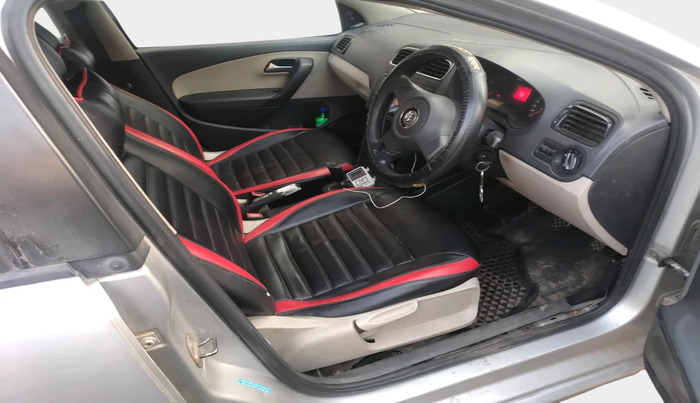 2011 Volkswagen Polo COMFORTLINE 1.2L PETROL, Petrol, Manual, 1,62,942 km, interior