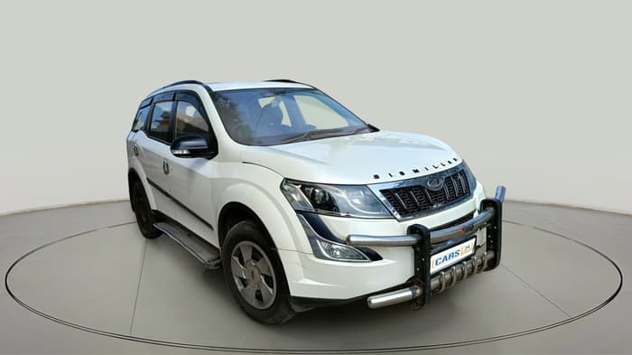 2016 Mahindra XUV500 W6 AT, Diesel, Automatic, 1,32,666 km, exterior