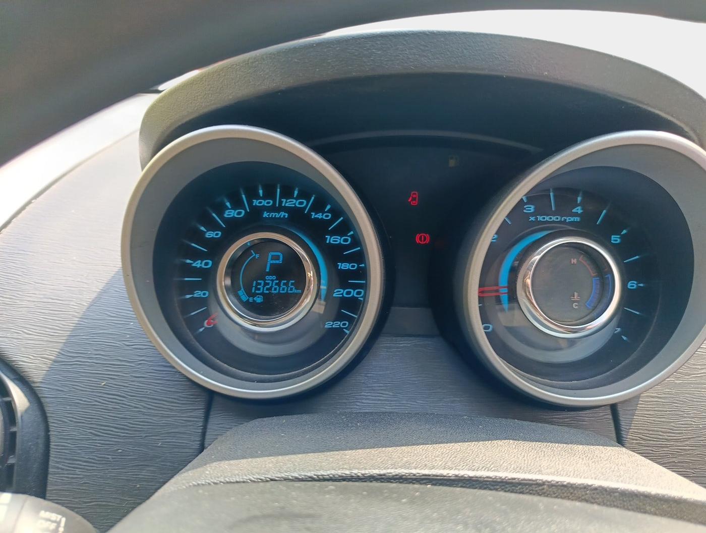 2016 Mahindra XUV500 W6 AT, Diesel, Automatic, 1,32,666 km, interior