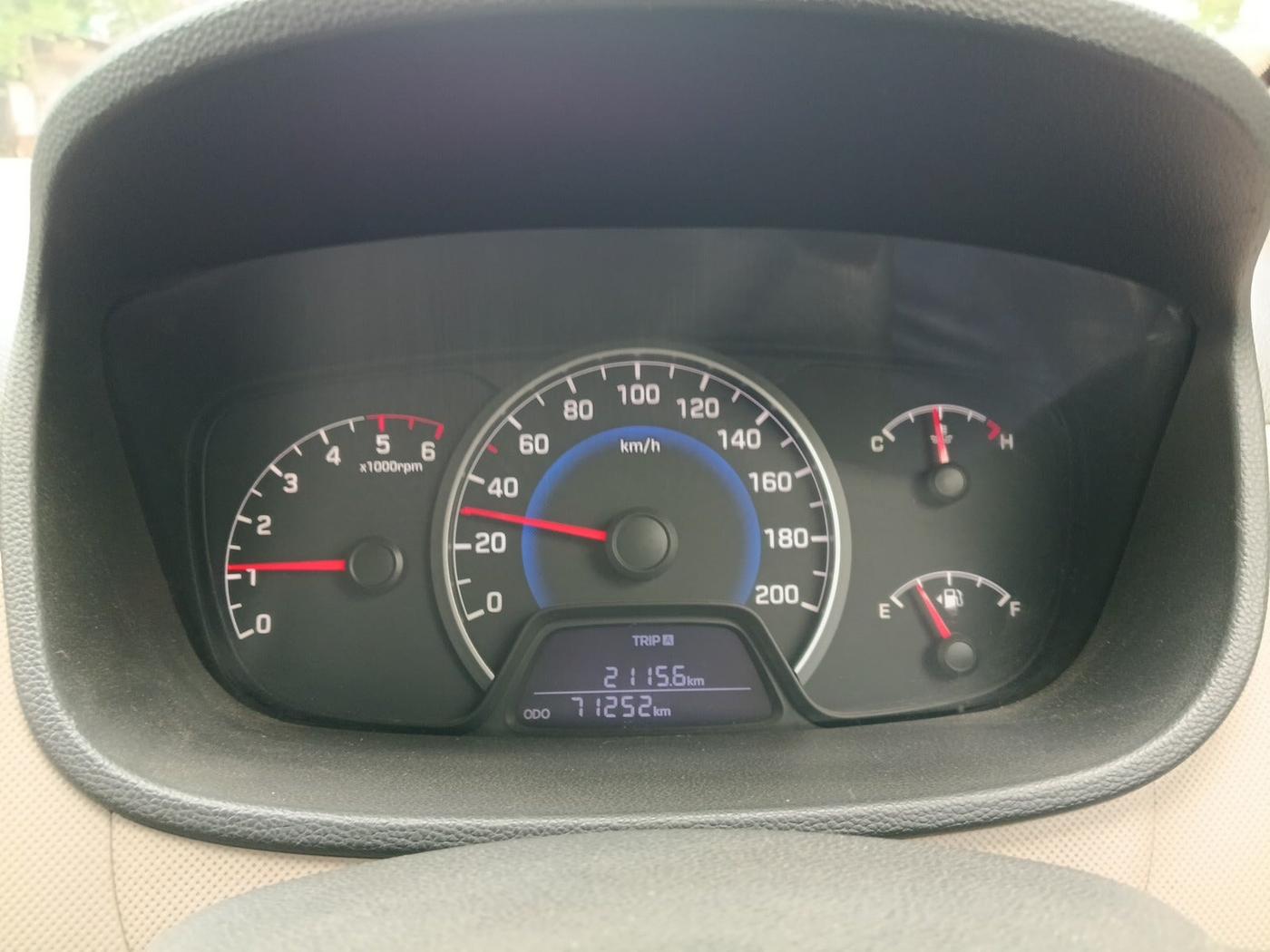 2014 Hyundai Grand i10 ASTA 1.1 CRDI, Diesel, Manual, 71,252 km, interior