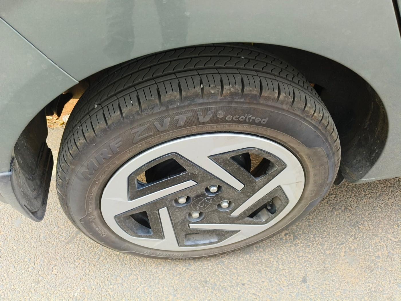 2023 Hyundai GRAND I10 NIOS SPORTZ 1.2 KAPPA VTVT CNG, Petrol, Manual, 15,029 km, tyre