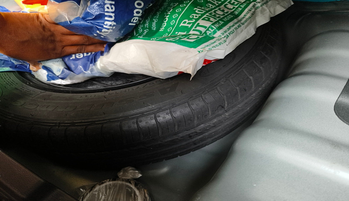 2023 Hyundai GRAND I10 NIOS SPORTZ 1.2 KAPPA VTVT CNG, Petrol, Manual, 15,029 km, tyre