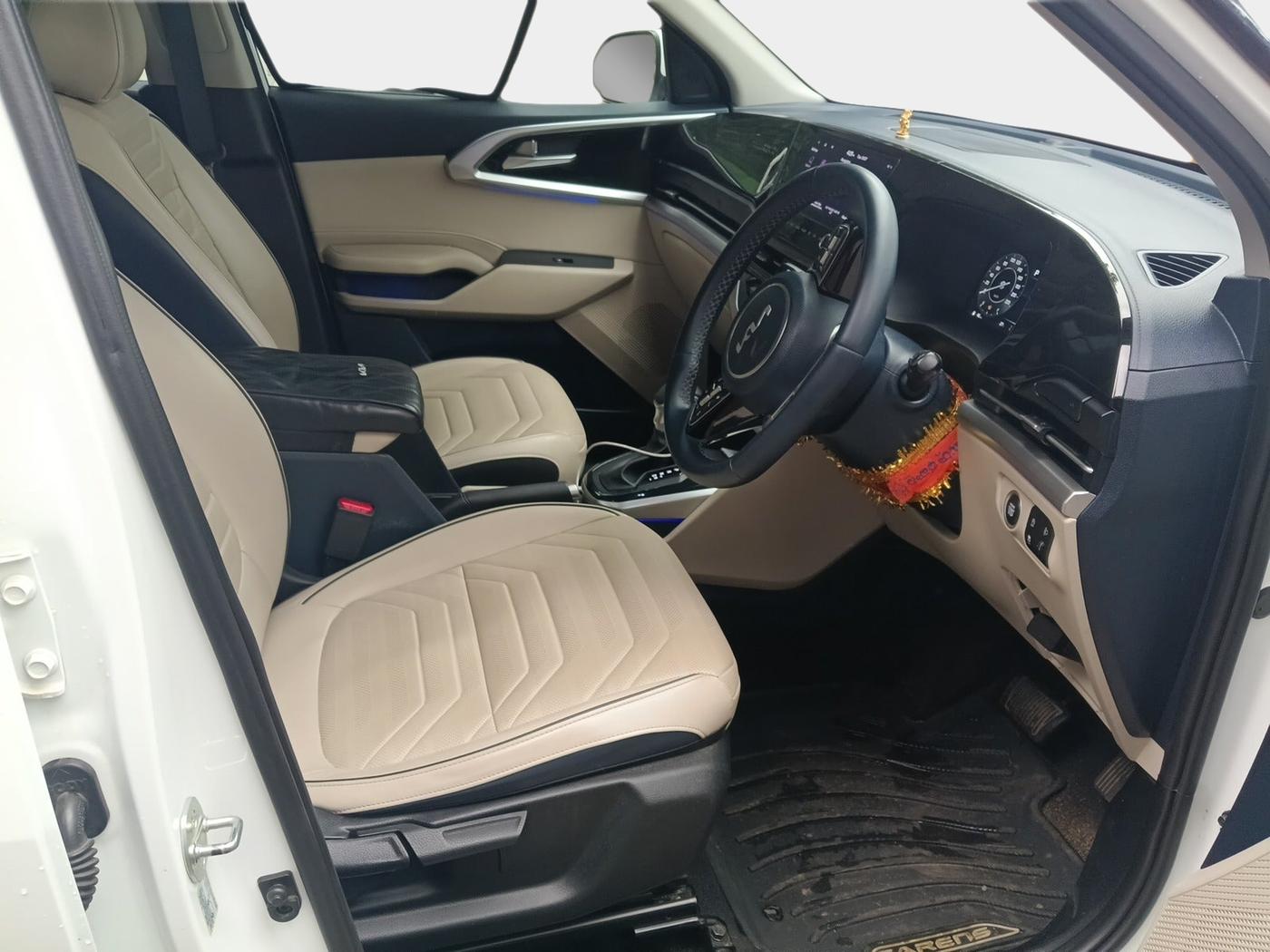 2024 KIA CARENS LUXURY (O)1.5 DIESEL AT 7 STR , Diesel, Automatic, 39,469 km, interior