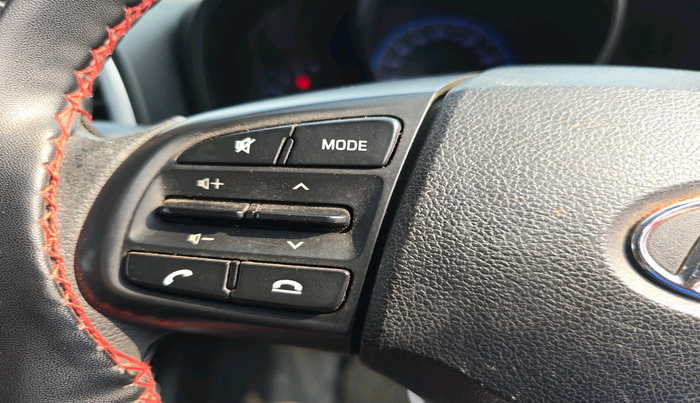 2019 Hyundai VENUE S 1.2, Petrol, Manual, 1,00,409 km, interior