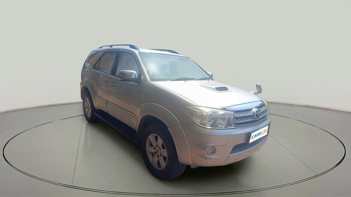 2010 Toyota Fortuner 3.0 4X4 MT, Diesel, Manual, 1,62,165 km, exterior