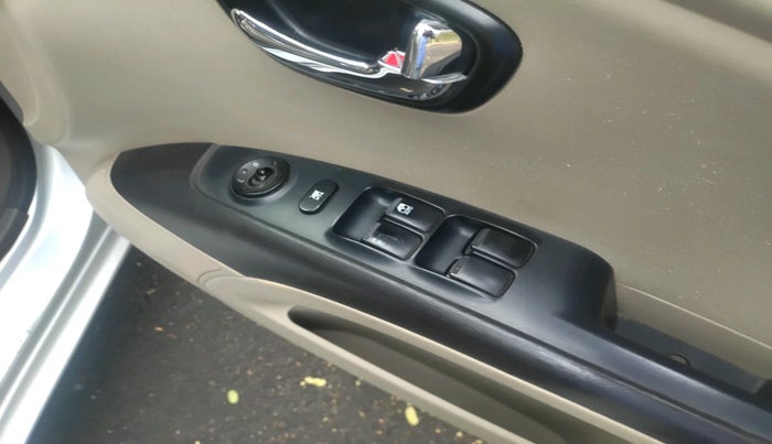 2011 Hyundai i10 MAGNA 1.2, Petrol, Manual, 39,379 km, interior