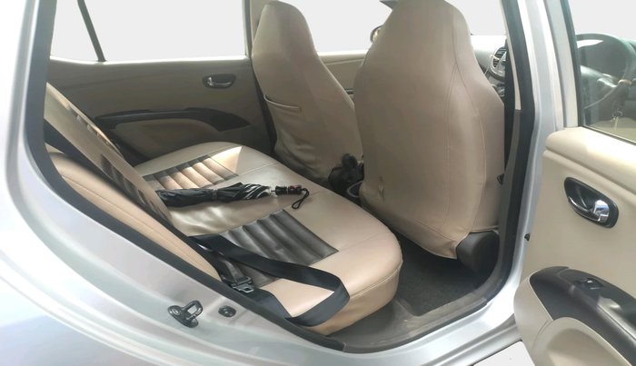 2011 Hyundai i10 MAGNA 1.2, Petrol, Manual, 39,379 km, interior