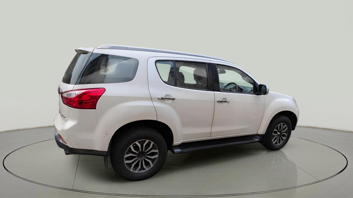 2017 ISUZU MU-X 4x2 AT, Diesel, Automatic, 1,77,002 km, exterior