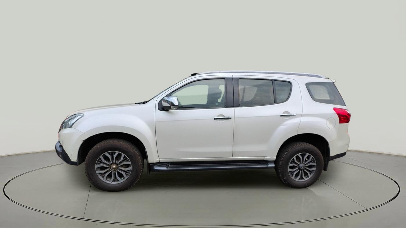 2017 ISUZU MU-X 4x2 AT, Diesel, Automatic, 1,77,002 km, exterior