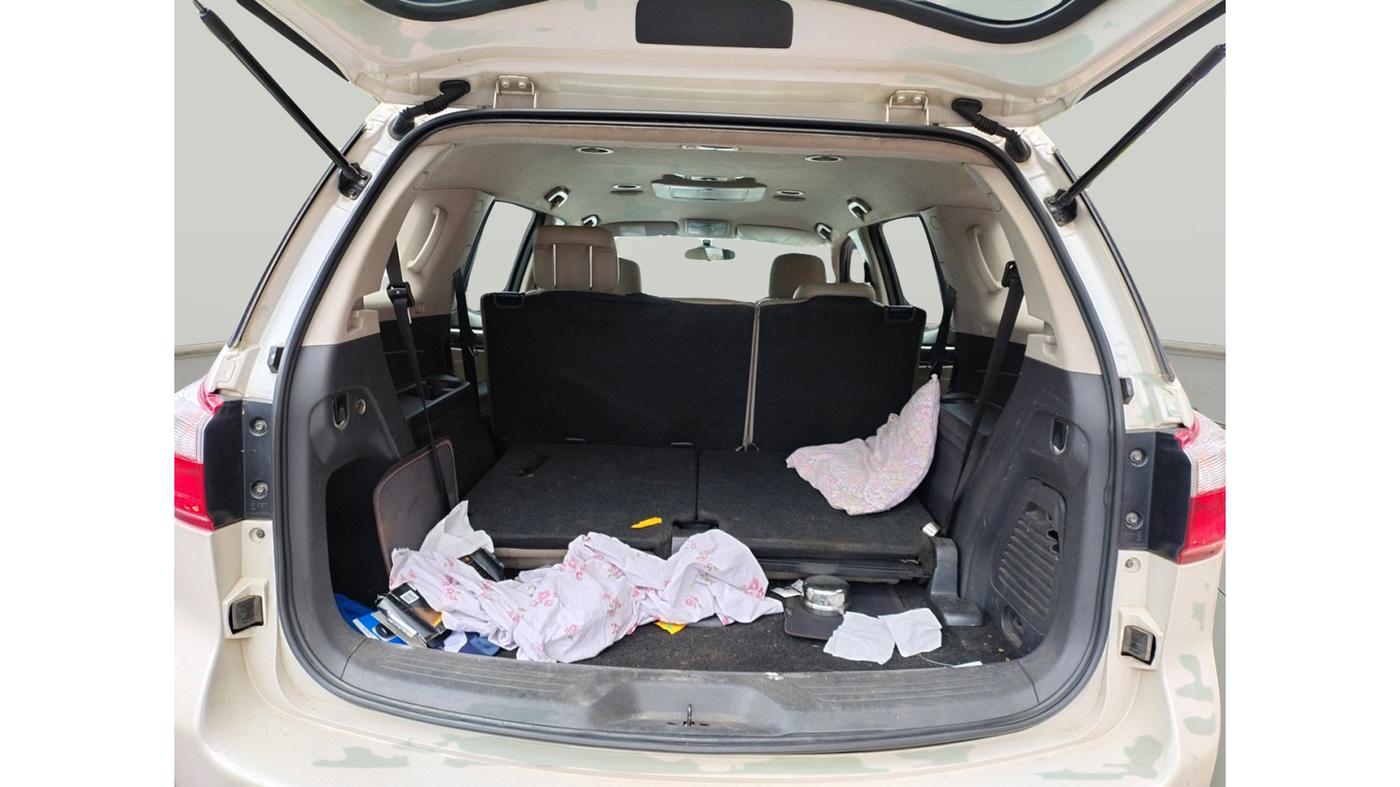 2017 ISUZU MU-X 4x2 AT, Diesel, Automatic, 1,77,002 km, exterior