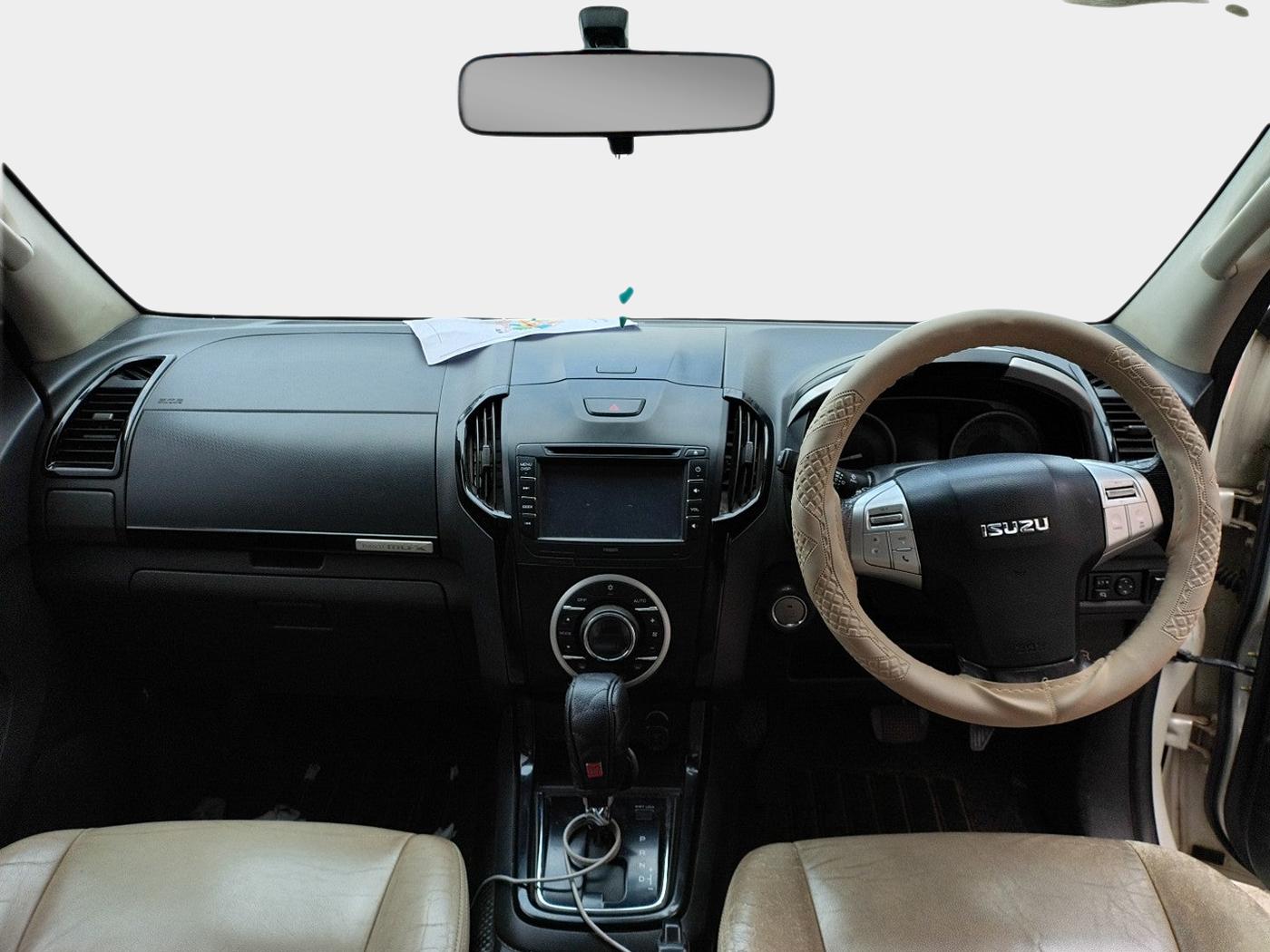 2017 ISUZU MU-X 4x2 AT, Diesel, Automatic, 1,77,002 km, interior