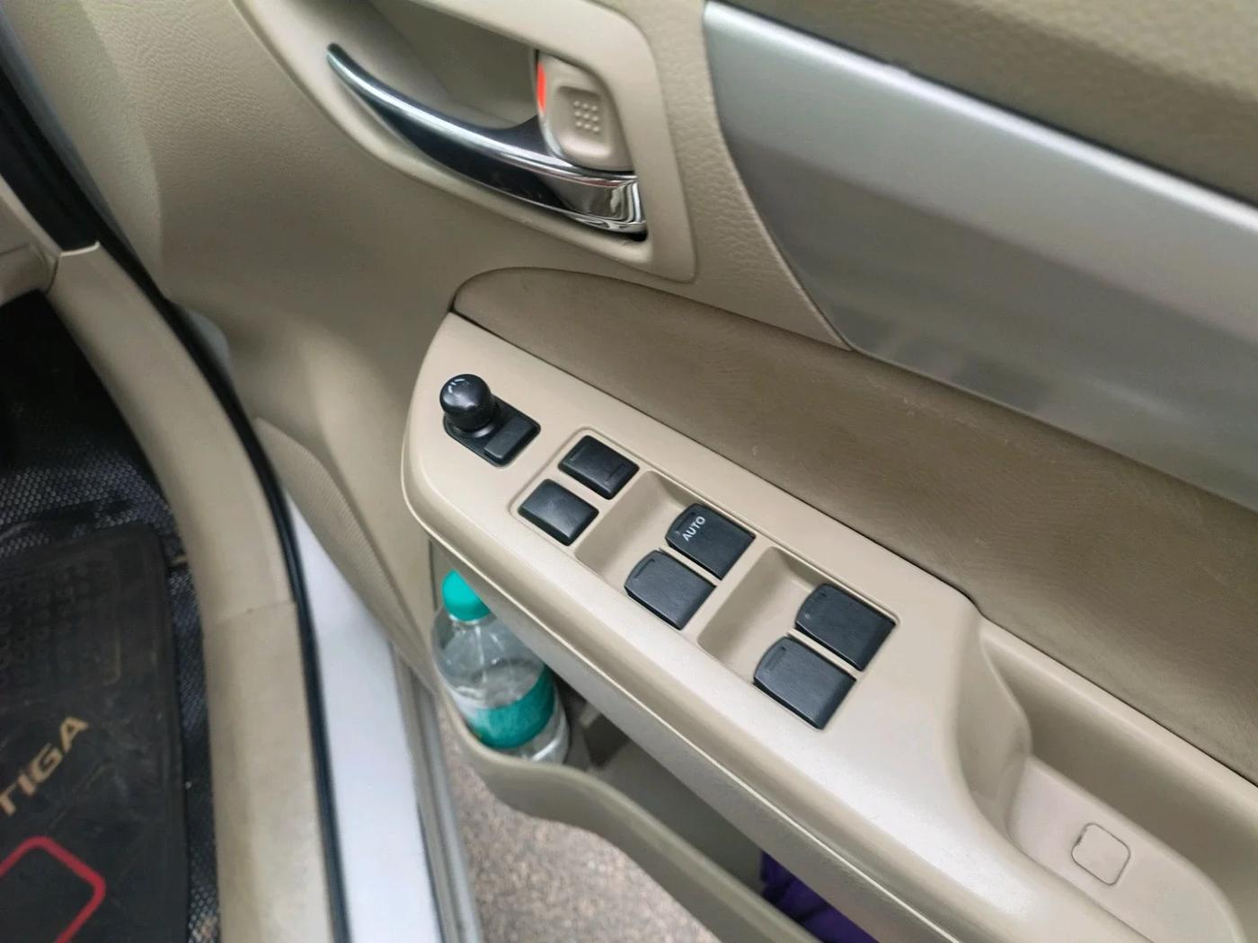 2017 Maruti Ertiga VDI SHVS, Diesel, Manual, 2,07,880 km, interior