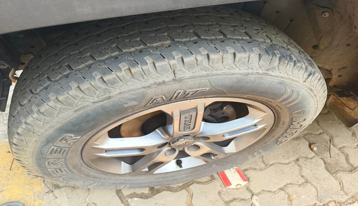 2022 Mahindra Thar LX D AT 4WD HT, Diesel, Automatic, 25,997 km, tyre