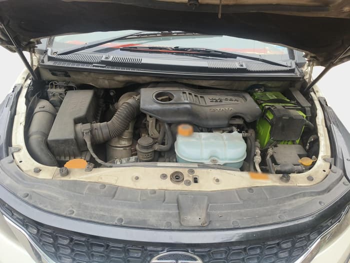 2017 Tata Hexa XMA 4X2 7 STR, Diesel, Automatic, 1,57,640 km, exterior