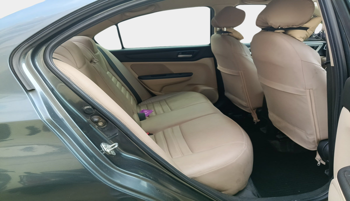 2022 Honda Amaze 1.5L I-DTEC VX, Diesel, Manual, 1,22,631 km, interior