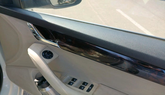 2015 Skoda Octavia AMBITION 2.0 TDI, Diesel, Manual, 1,12,925 km, interior