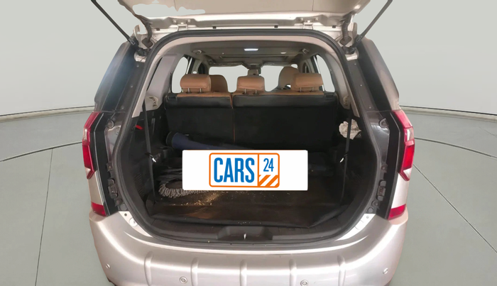 2019 Mahindra XUV500 W11, Diesel, Manual, 30,081 km, exterior