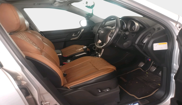 2019 Mahindra XUV500 W11, Diesel, Manual, 30,081 km, interior