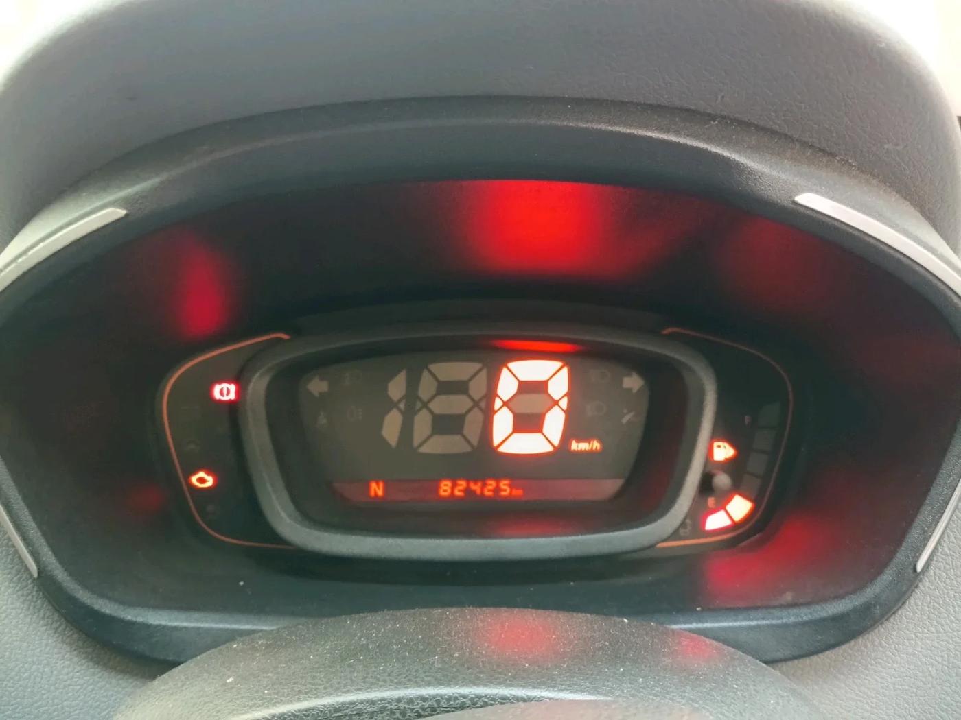 2018 Renault Kwid RXT 1.0 AMT (O), Petrol, Automatic, 82,425 km, interior