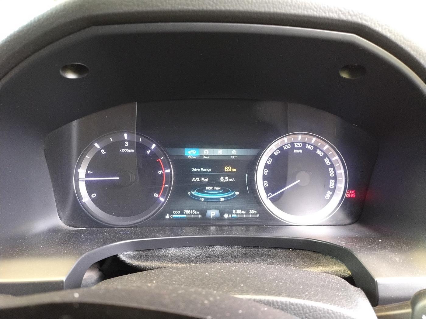2021 Mahindra ALTURAS G4 4WD AT, Diesel, Automatic, 78,615 km, interior