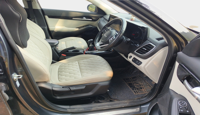 2022 KIA SELTOS HTX 1.5 PETROL, Petrol, Manual, 40,103 km, interior