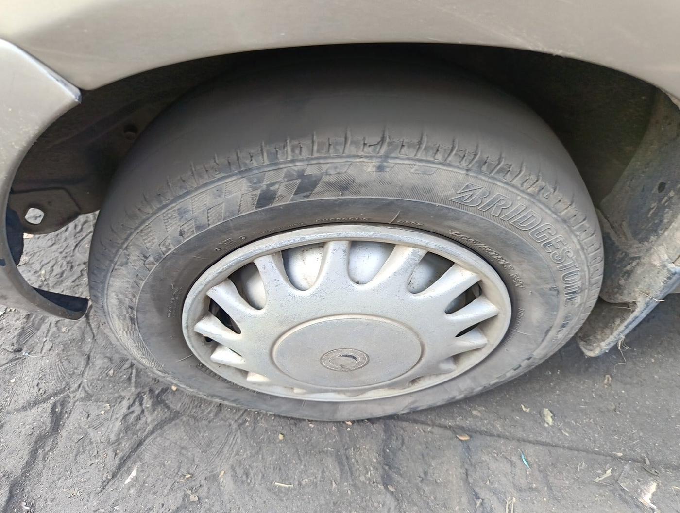 2011 Maruti Alto LXI, Petrol, Manual, 62,266 km, tyre