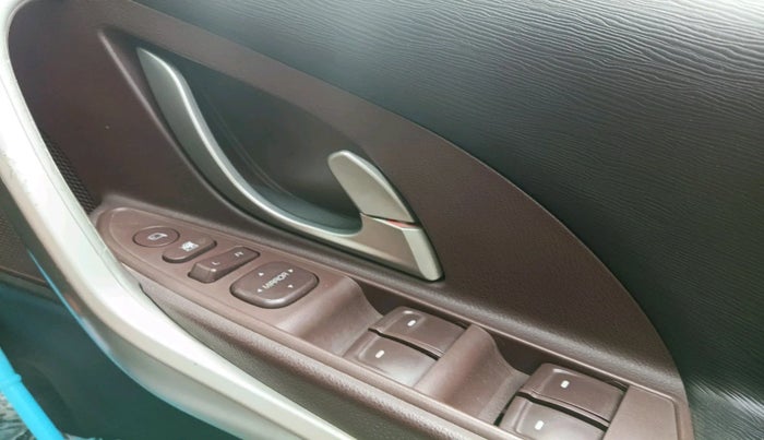 2013 Mahindra XUV500 W8, Diesel, Manual, 1,49,708 km, interior