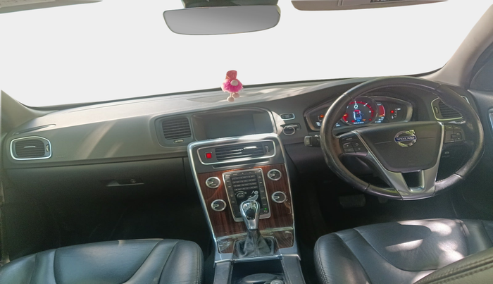 2014 Volvo S60 SUMMUM D4, Diesel, Automatic, 1,25,872 km, interior